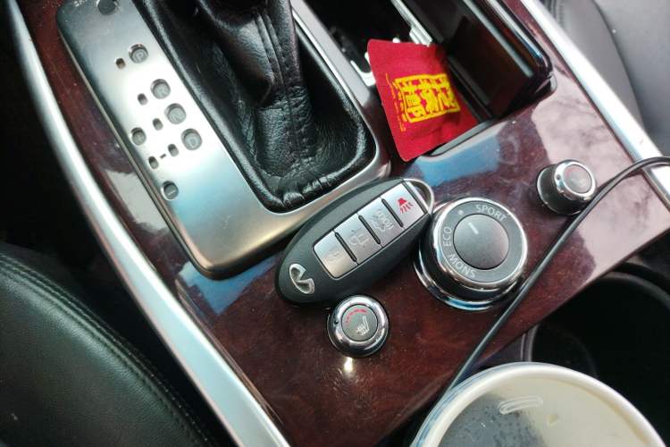 Used Infiniti Q70 2017 Q70L 2.5L Enjoyment Edition
