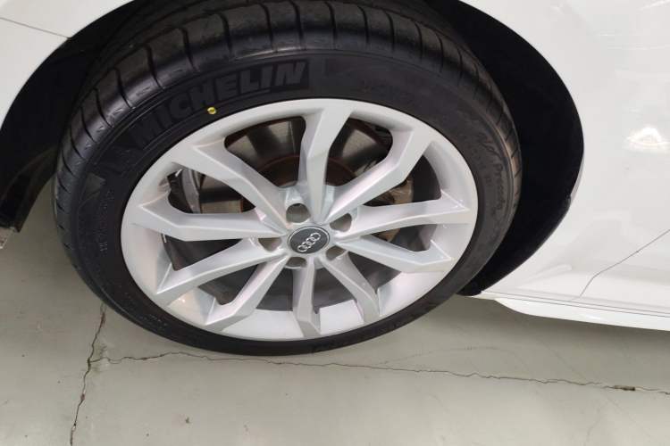 Used Audi A4L 2019 40 TFSI Fashion Version China V