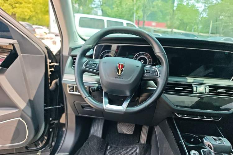 Used Hongqi HS5 2022 Revised Version 2.0T Smart Connect Flagship Edition Steering Wheel