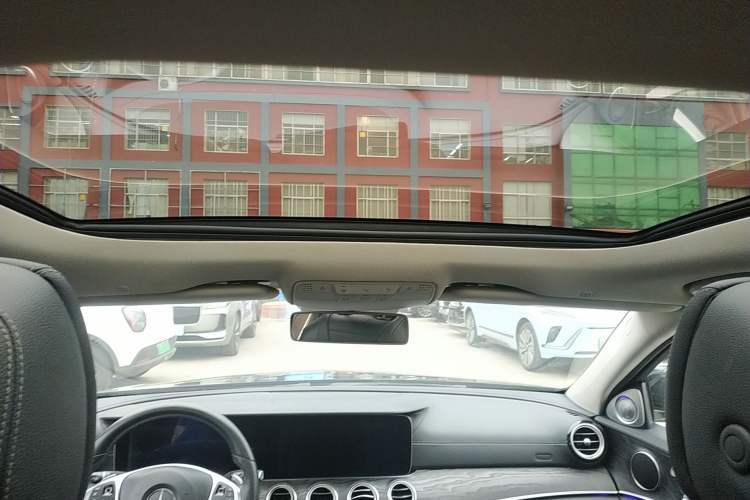 Used Mercedes-Benz E-Class 2016 E 300 L Sporty and Stylish Model
