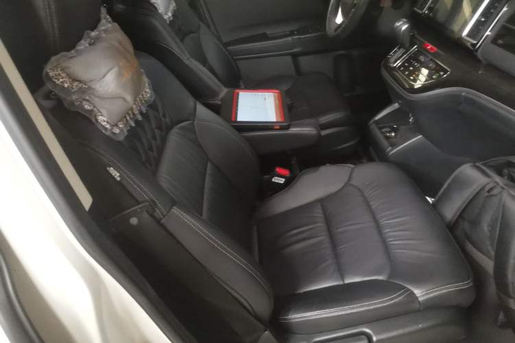 Used Honda Elysion 2019 2.0L Hybrid Luxury Edition Right Front Seat