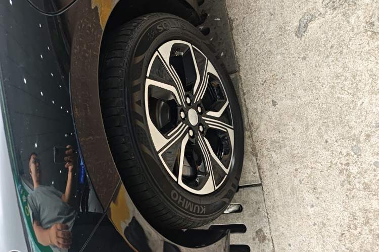 Used Hongqi E-QM5 2023 Revised Version Basic Travel Edition Exterior 4