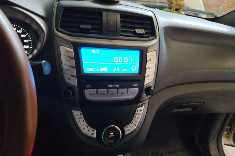 Used Haima M3 2015 1.5L Manual Elite Model with Sunroof Audio And AC Panel