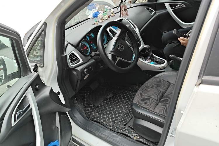 Used Buick GT 2012 XT 1.6L Automatic Comfort Edition