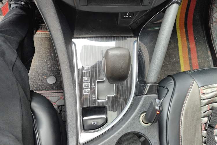 Used Dongfeng Aeolus AX7 2016 2.0L Automatic Zhiyi Trim Gear Lever