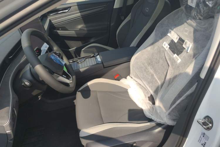 Used Volkswagen ID.7 VIZZION 2024 PRO Model Left Front Seat