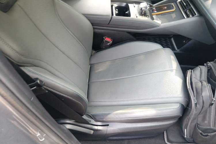 Used BYD Qin L 2025 DM-i Smart Drive 120KM Leading Model