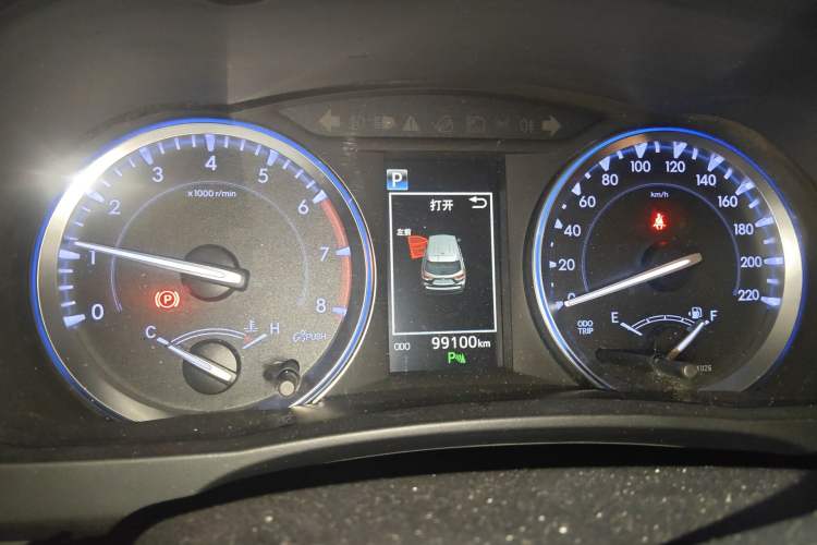 Used Toyota Highlander 2018 2.0T Four-Wheel Drive Luxury Edition 7 Seats China V Emission Standard
