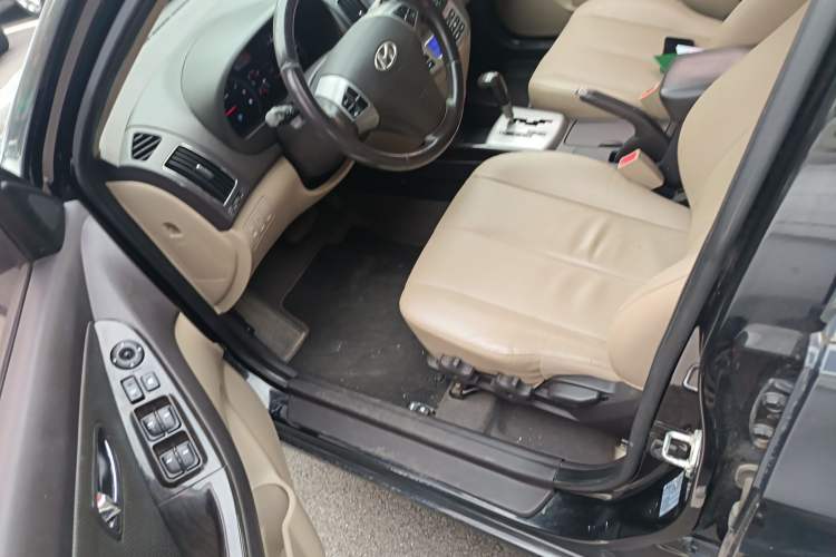 Used Hyundai Celesta 2015 1.6L Automatic Luxury Model
