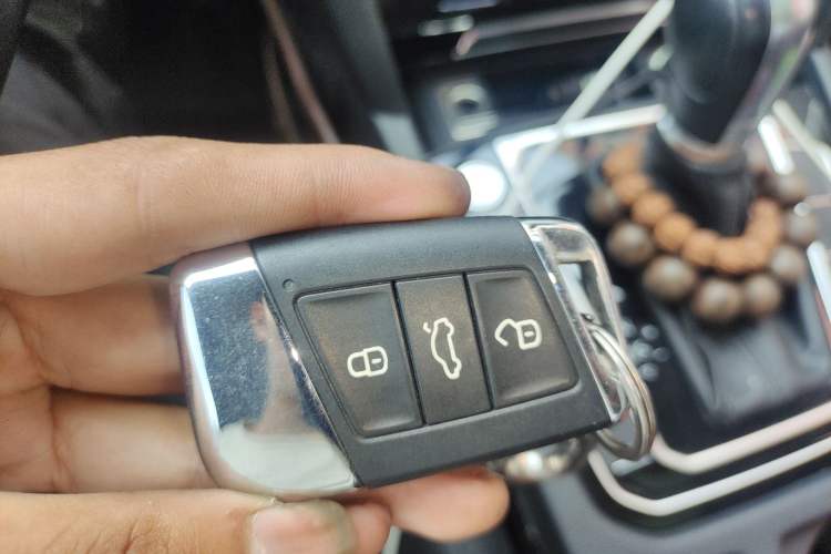 Used Volkswagen Magotan 2019 330TSI DSG Leading Model China VI Standard Vehicle Key