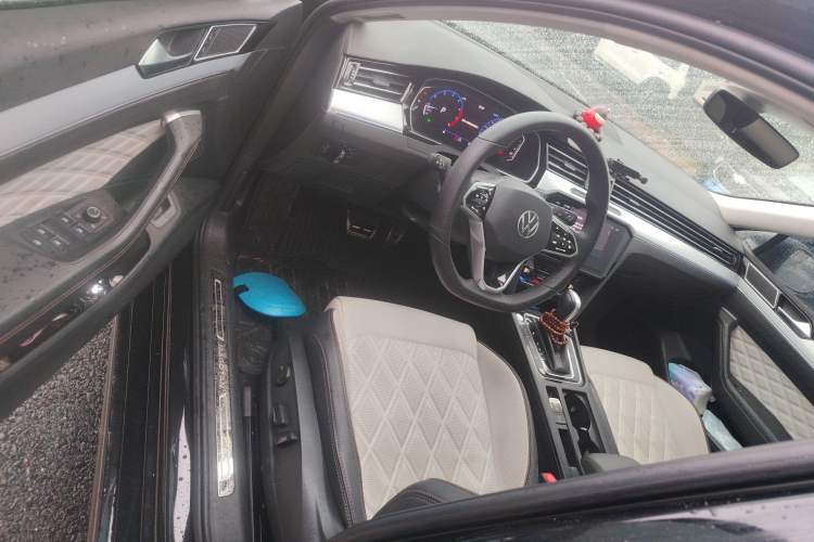 Used Volkswagen Magotan 2023 2 Million Units Commemorative Edition 330TSI DSG Luxury Version Driver Seat