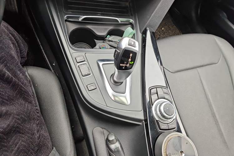 Used BMW 3 Series 2016 320Li Fashion Model Gear Lever
