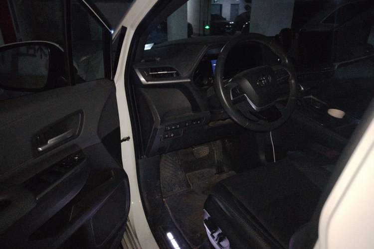 Used Toyota SIENNA 2024 2.5L Hybrid Four-Wheel Drive Prestige Edition Driver Seat