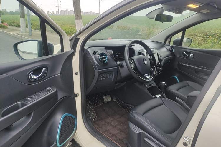 Used Renault Captur 2015 1.2T Automatic Comfort Edition
