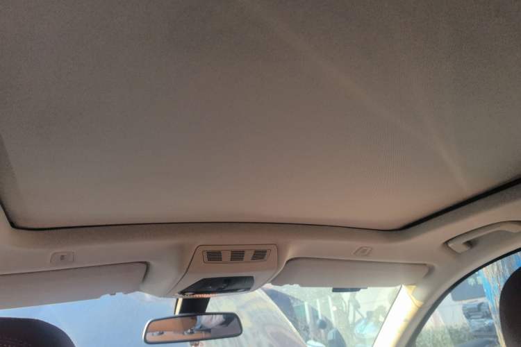 Used BMW 5 Series GT 2015 528i Leading Model Headliner