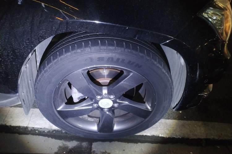 Used Mercedes-Benz GLK-Class 2013 GLK 300 4MATIC Dynamic Sunroof Model