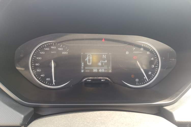 Used Wuling Alvez 2022 1.5L Manual Free-Style Model