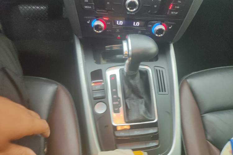 Used Audi Q5 2018 Collector's Edition 40 TFSI Technology Model
