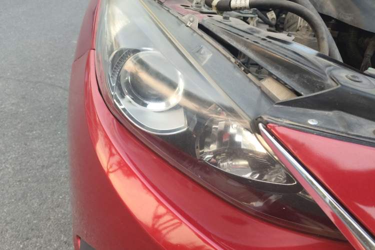 Used Mazda Mazda 3 Axela 2014 Sedan 1.5L Automatic Luxury Model
