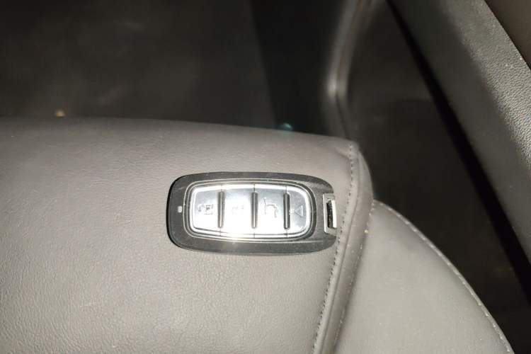 Used Cadillac XT5 2018 25T Luxury Model Vehicle Key