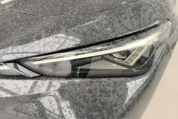 Used Volkswagen ID.UNYX 2024 Pro Long-Range Version Left Front Headlight