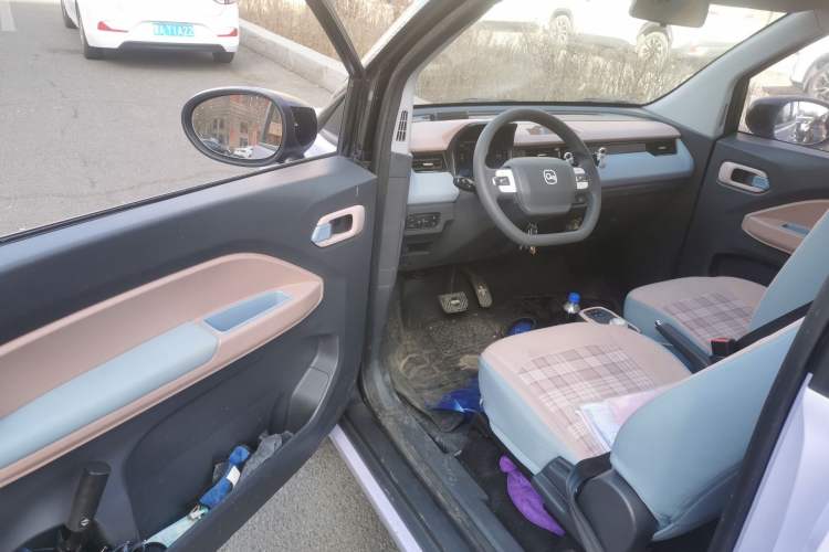 Used Chery QQ Ice Cream 2025 155km Sundae Edition Interior 3