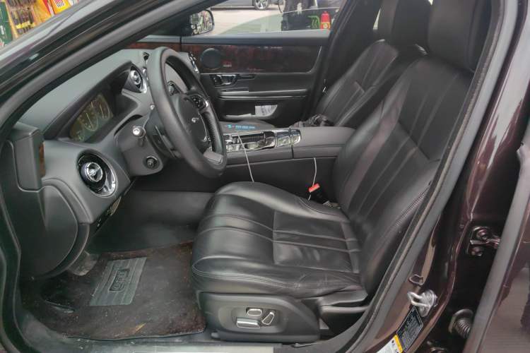 Used Jaguar XJ 2014 XJL 3.0 SC Two-Wheel-Drive Panoramic Business Edition