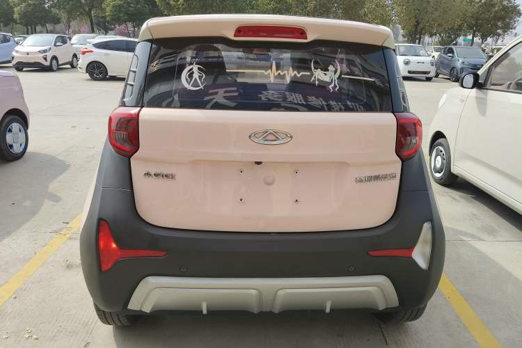 Used Chery Little Ant 2022 Sweet Pink Edition Half-Sugar Version Lithium Iron Phosphate 29.2 kWh 30 kW 301 km