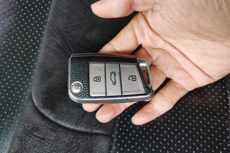 Used Volkswagen Tiguan L 2020 330TSI Automatic Two-Wheel Drive Panoramic Comfort Edition China VI Standard
