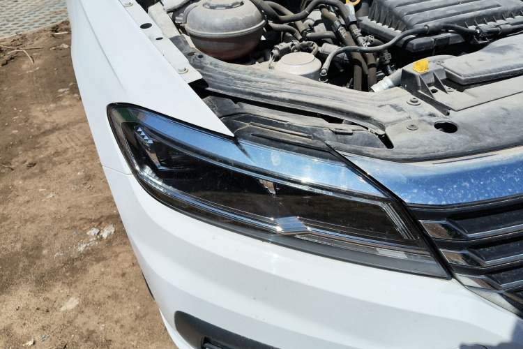 Used Volkswagen Lavida 2021 280TSI DSG Comfort Edition Right Front Headlight