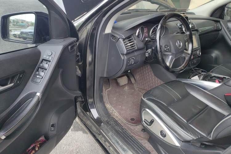 Used Mercedes-Benz R-Class 2017 R 320 4MATIC Business Edition Prestige Model