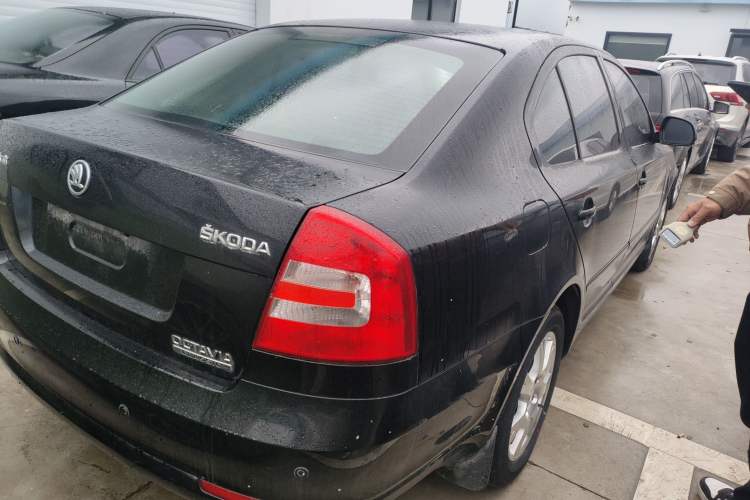 Used Skoda Octavia 2015 Classic Model 1.6L Automatic Elegance Edition