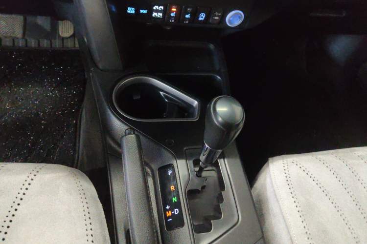 Used Toyota RAV4 2016 2.0L CVT Two-Wheel Drive Comfort Edition China V Standard