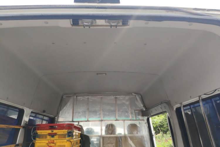 Used Iveco Daily 2017 2.5T A35 Passenger Van 5-7 Seats Model 47Z5
