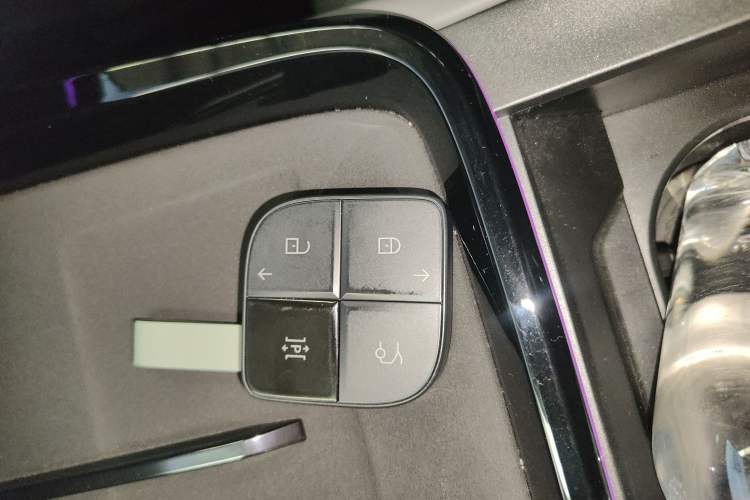 Used Lynk & Co 08 EM-P 2023 220km All-Wheel-Drive Performance Halo