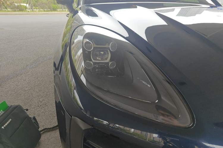 Used Porsche Macan 2018 Macan 2.0T Right Front Headlight