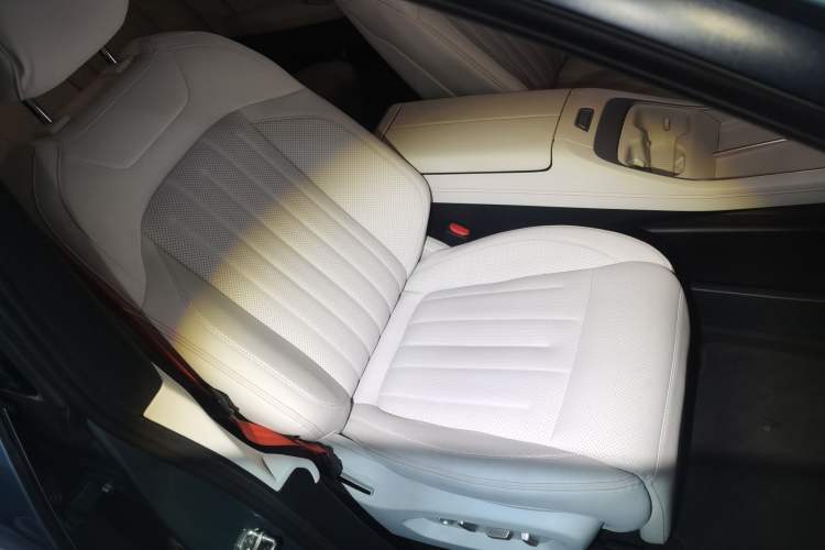 Used ONVO L60 2024 60 kWh Rear-Drive Version