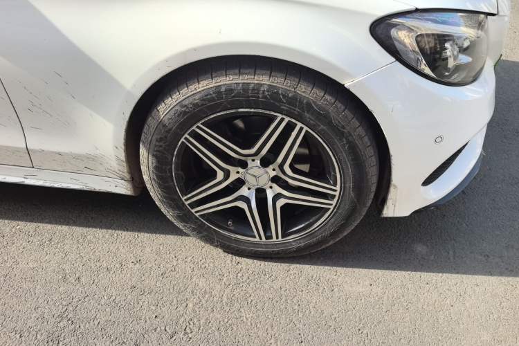 Used Mercedes-Benz C-Class 2017 Restyled C 200 Sport Edition Exterior 7