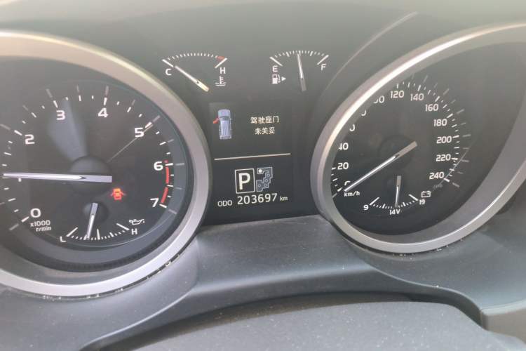 Used Toyota Land Cruiser 2012 4.6L Automatic VX-R Instrument Cluster