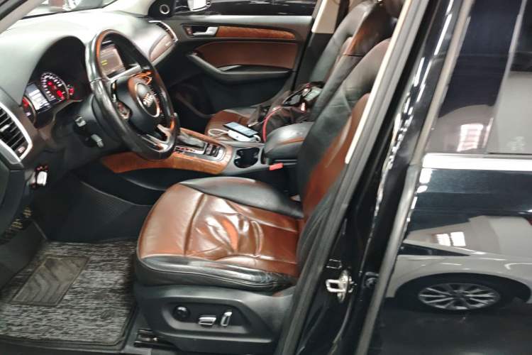 Used Audi Q5 2016 40 TFSI Technology Edition Left Front Seat