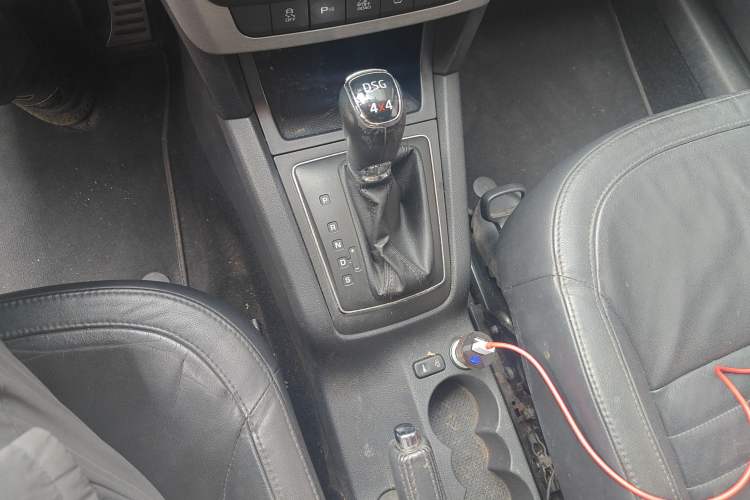 Used Skoda Yeti 2013 1.8T DSG Prestige Edition Gear Lever