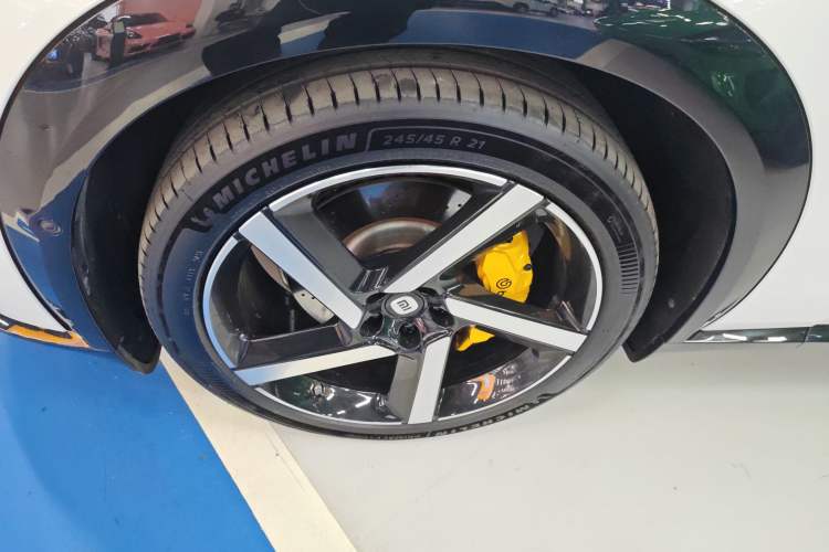 Used Xiaomi Auto YU7 2025 Ultra-Long Range High-Performance All-Wheel-Drive Max Edition
