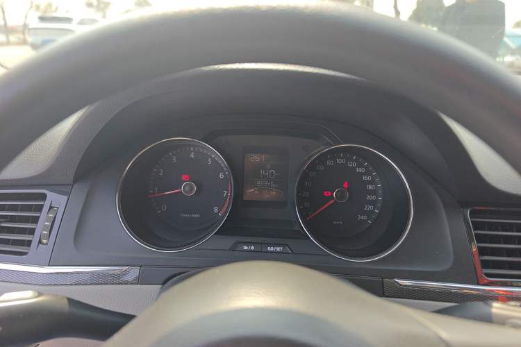 Used Volkswagen Bora 2013 1.6L Manual Fashion Edition Instrument Cluster