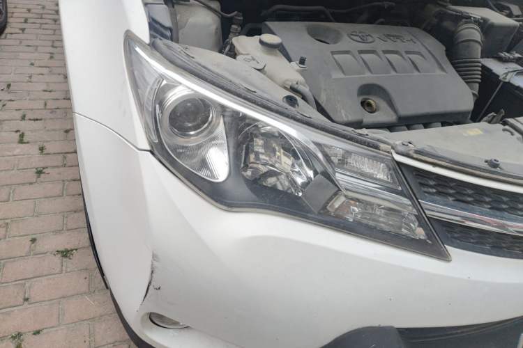Used Toyota RAV4 2013 2.0L CVT Four-Wheel Drive New Edition