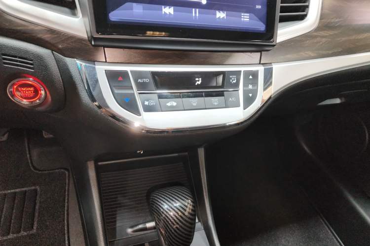 Used Honda Jade 2017 1.8L automatic Comfort version 5 seats
