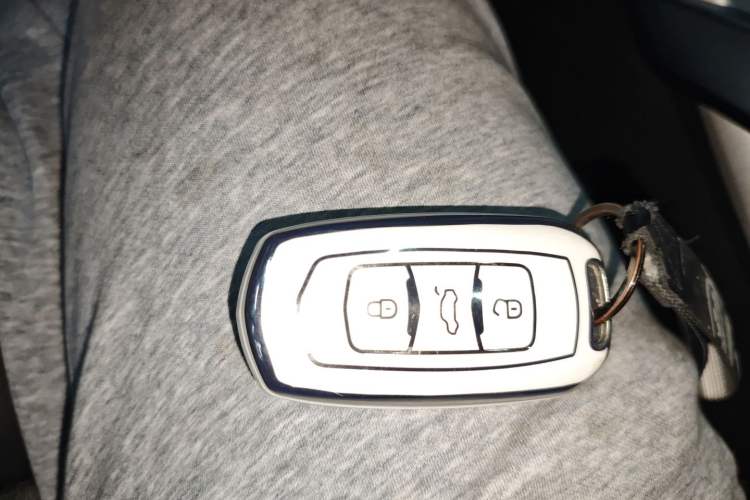 Used Geely Auto Emgrand X7 Sport 2018 1.8TD Automatic Two-Wheel Drive Smart Connect 4G Internet Edition