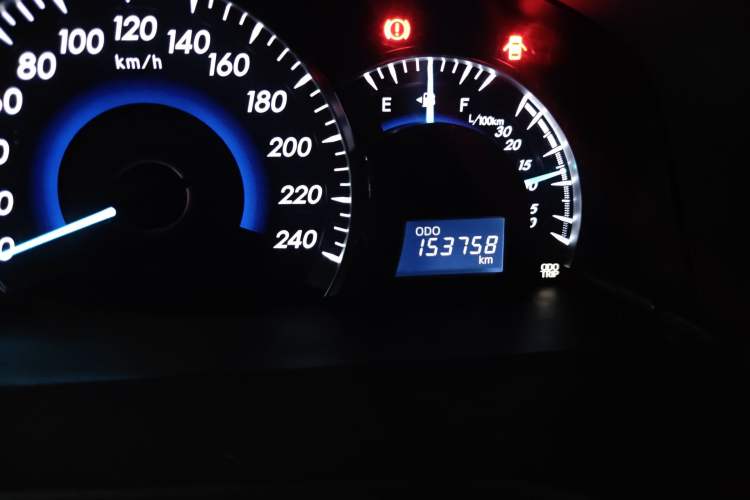 Used Toyota Camry 2013 2.5G Comfort Edition Odometer Close Up