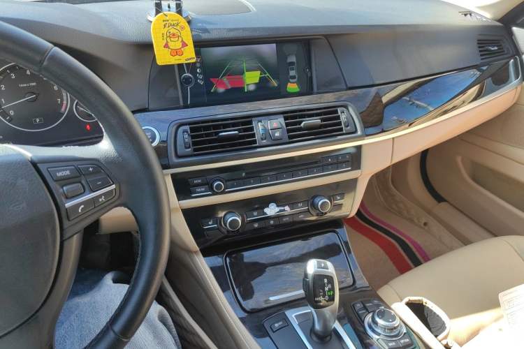 Used BMW 5 Series 2012 523Li Luxury Model