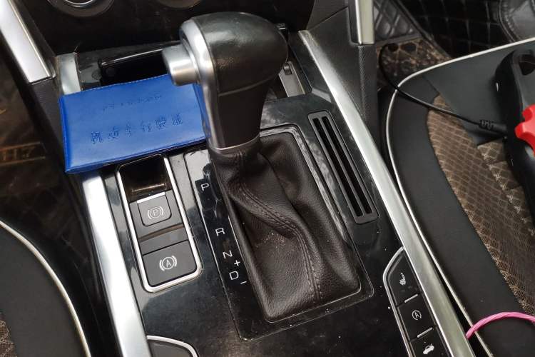 Used Haval H7 2017 Red-Label H7 2.0T Automatic Luxury Model Gear Lever