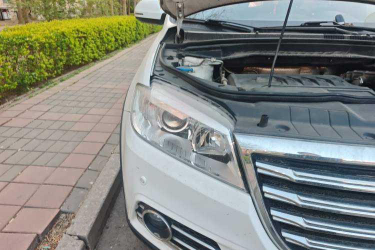 Used Haval H6 2015 Revised Version Sport Edition 1.5T Manual Transmission Two-Wheel Drive Elite Grade Right Front Headlight